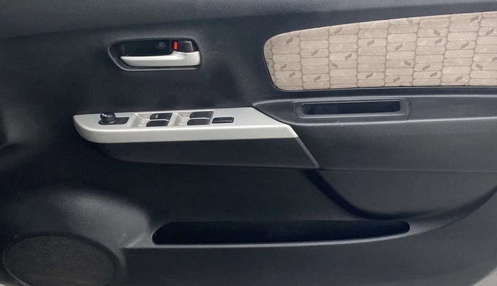 2015 Maruti Wagon R 1.0 VXI, Petrol, Manual, 43,725 km, Driver Side Door Panels Control