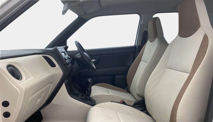 2019 Maruti New Wagon-R VXI 1.2, Petrol, Manual, 42,158 km, Right Side Front Door Cabin