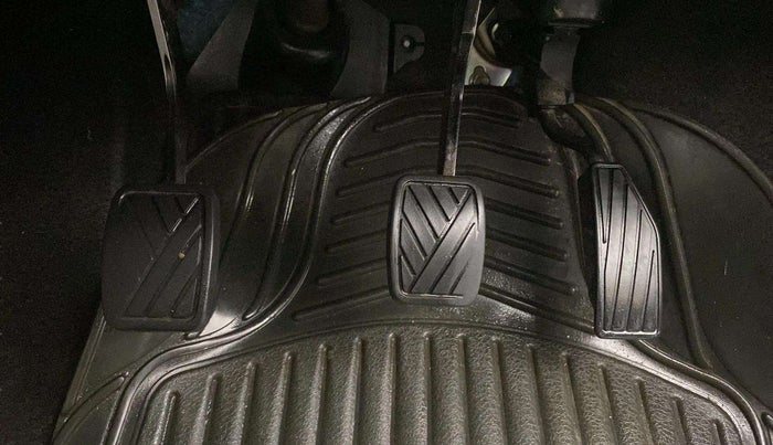 2019 Maruti New Wagon-R VXI 1.2, Petrol, Manual, 42,158 km, Pedals