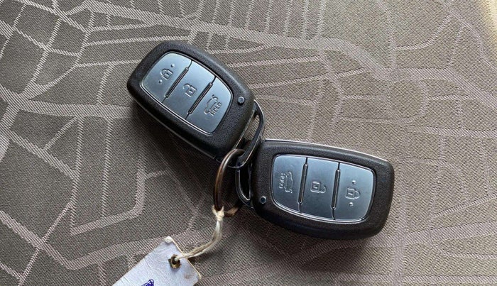 2018 Hyundai Grand i10 ASTA 1.2 KAPPA VTVT, Petrol, Manual, 14,707 km, Key Close Up