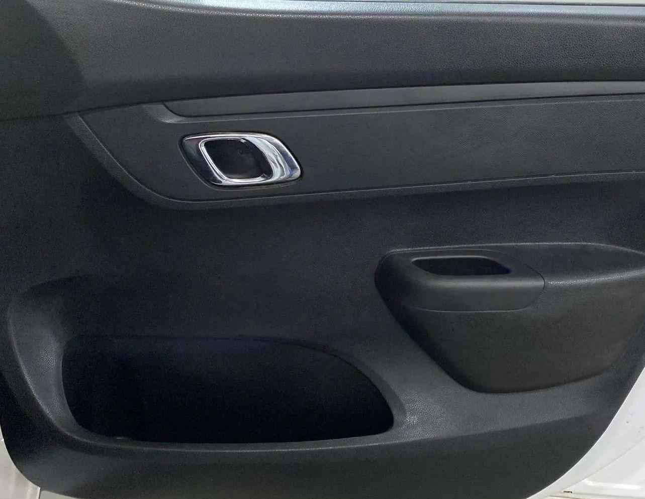 2019 Renault Kwid RXT 1.0 AMT (O), Petrol, Automatic, 14,286 km, Driver Side Door Panels Control