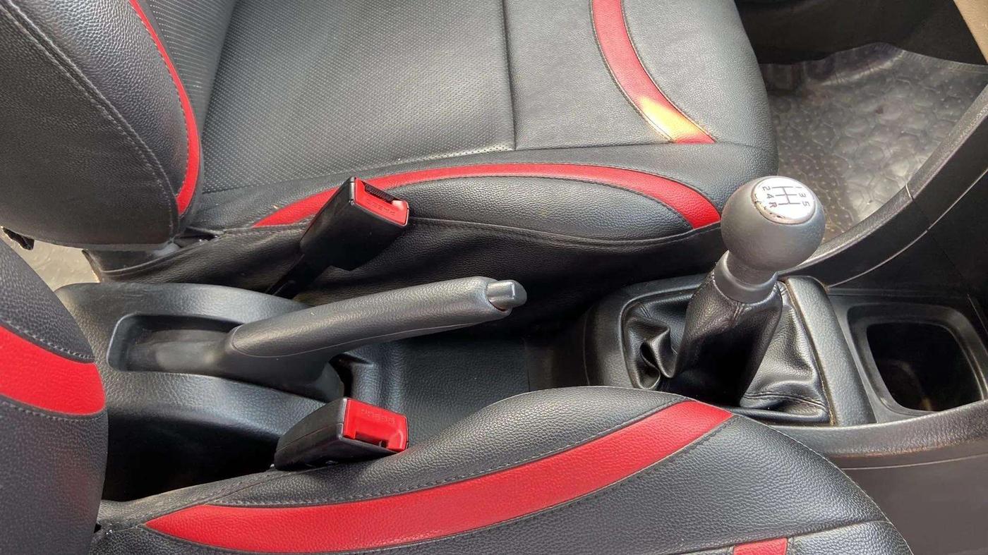 2016 Maruti Swift LXI, Petrol, Manual, 71,508 km, Gear Lever