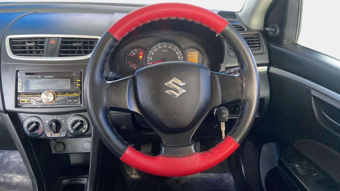 2016 Maruti Swift LXI, Petrol, Manual, 71,508 km, Steering Wheel Close Up