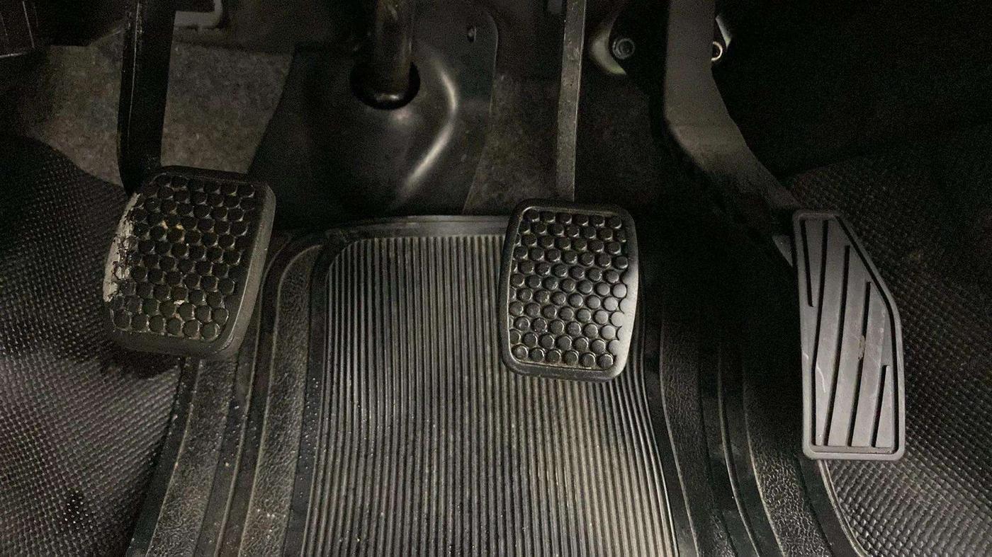 2018 Maruti Alto K10 VXI, Petrol, Manual, 64,484 km, Pedals
