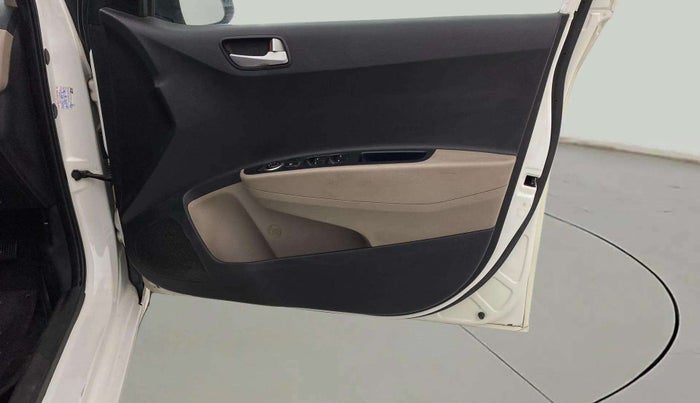 2017 Hyundai Grand i10 SPORTZ (O) 1.2 KAPPA VTVT, Petrol, Manual, 57,650 km, Driver Side Door Panels Control