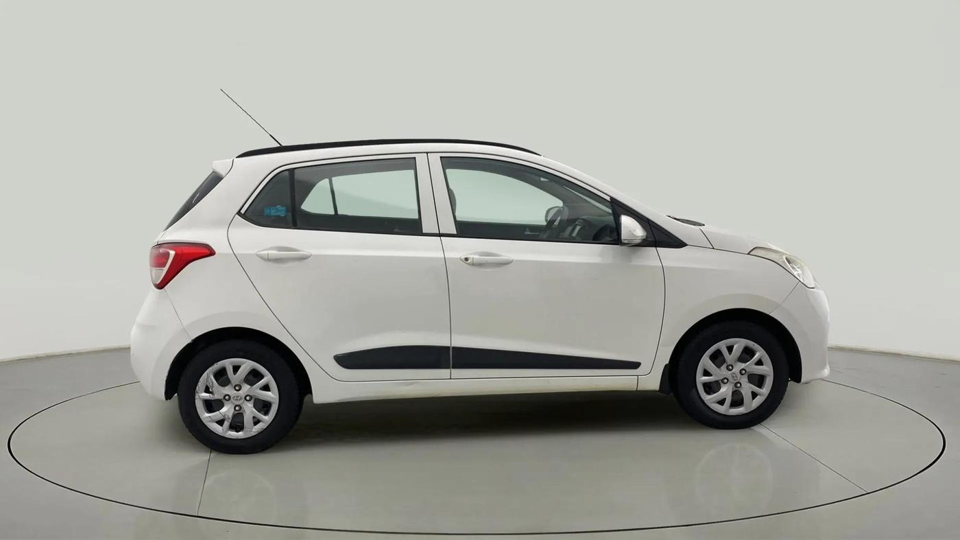 2017 Hyundai Grand i10 SPORTZ (O) 1.2 KAPPA VTVT, Petrol, Manual, 57,650 km, Right Side View