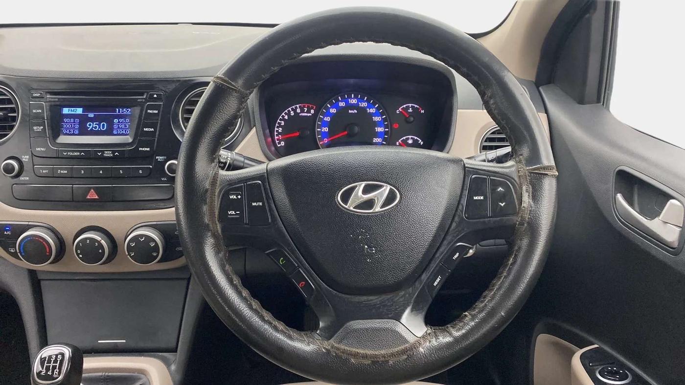 2015 Hyundai Xcent S (O) 1.2, Petrol, Manual, 94,371 km, Steering Wheel Close Up