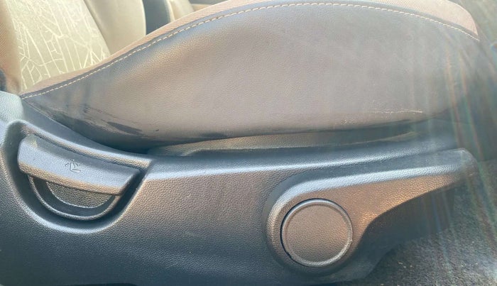 2015 Hyundai Xcent S (O) 1.2, Petrol, Manual, 94,371 km, Driver Side Adjustment Panel