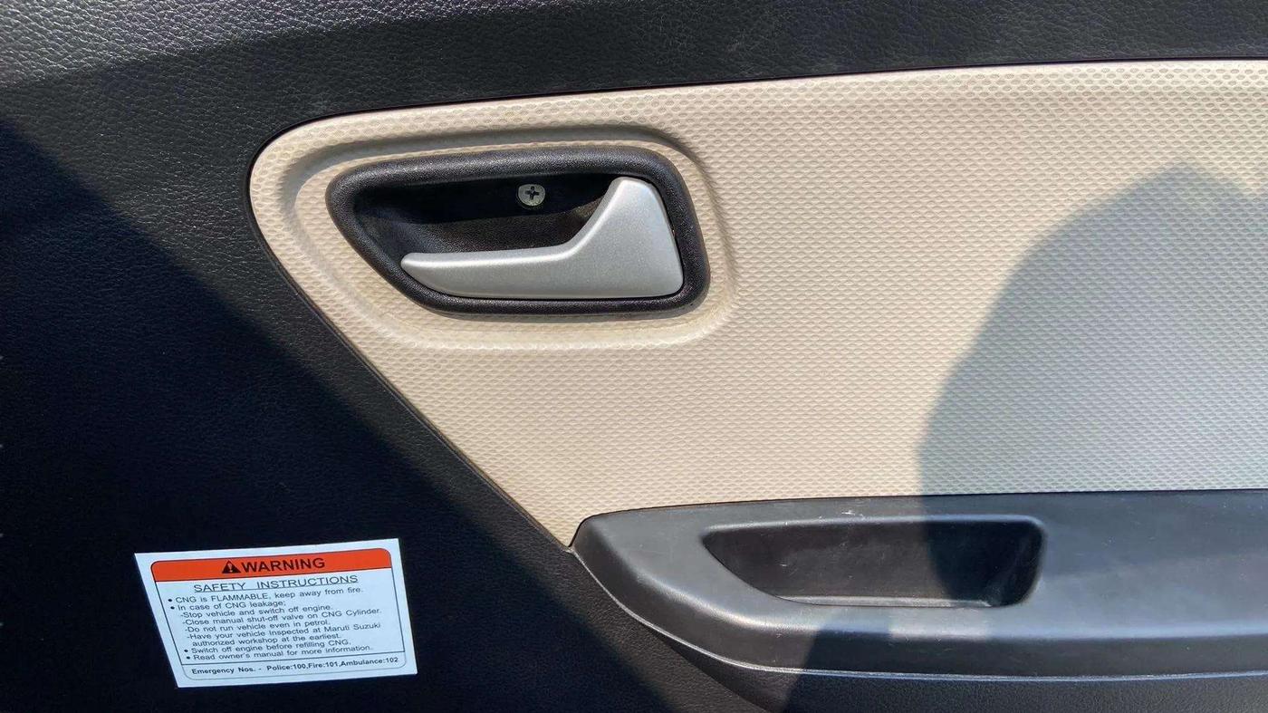 2022 Maruti Alto LXI OPT CNG, CNG, Manual, 26,527 km, Driver Side Door Panels Control