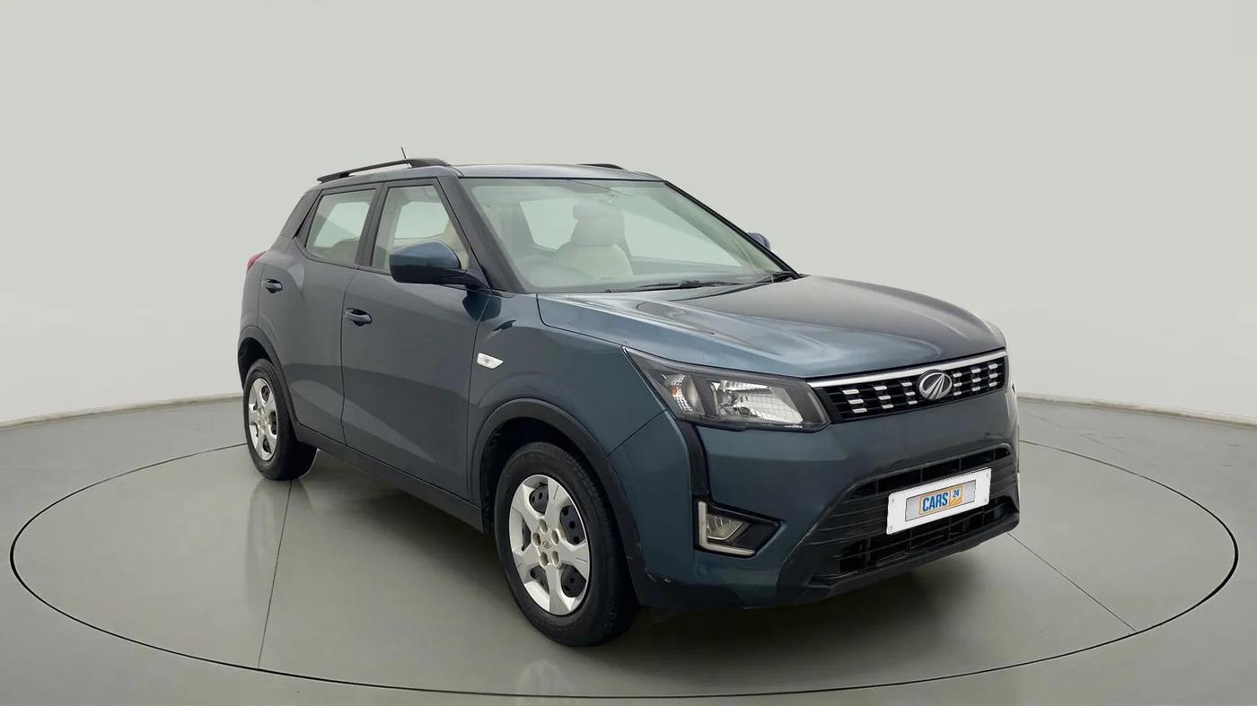 2022 Mahindra XUV300 W6 1.2 PETROL AMT, Petrol, Automatic, 25,753 km, SRP