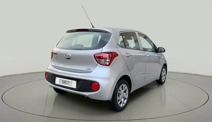 2017 Hyundai Grand i10 MAGNA 1.2 KAPPA VTVT, Petrol, Manual, 61,301 km, Right Back Diagonal