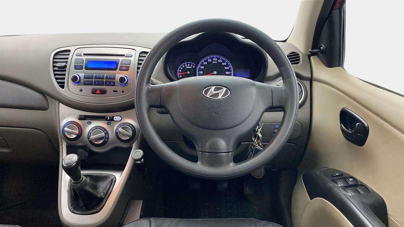 2014 Hyundai i10 MAGNA 1.1, Petrol, Manual, 85,430 km, Steering Wheel Close Up