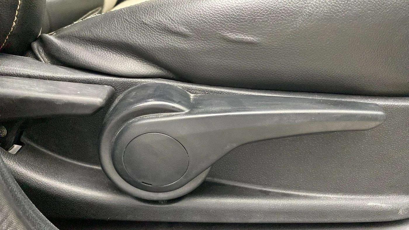 2019 Tata Tiago XZ PLUS PETROL, Petrol, Manual, 57,685 km, Driver Side Adjustment Panel