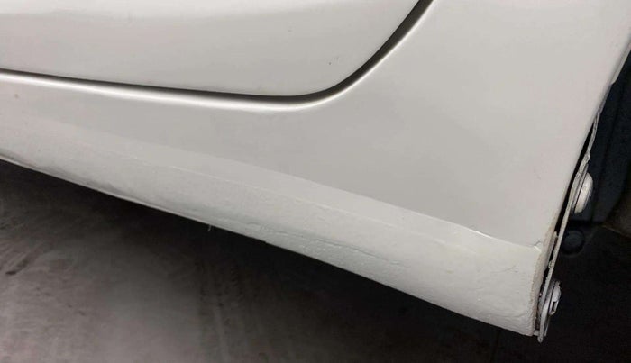 2015 Maruti Swift ZXI, Petrol, Manual, 93,061 km, Left running board - Minor scratches