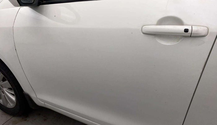 2015 Maruti Swift ZXI, Petrol, Manual, 93,061 km, Front passenger door - Paint minor damage