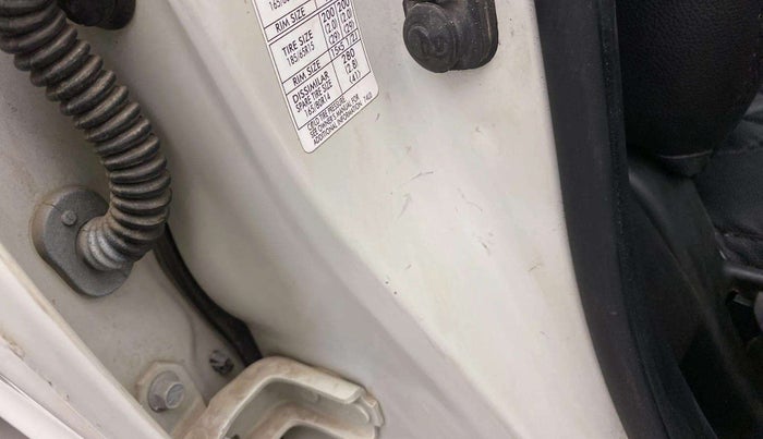 2015 Maruti Swift ZXI, Petrol, Manual, 93,061 km, Right B pillar - Slightly dented