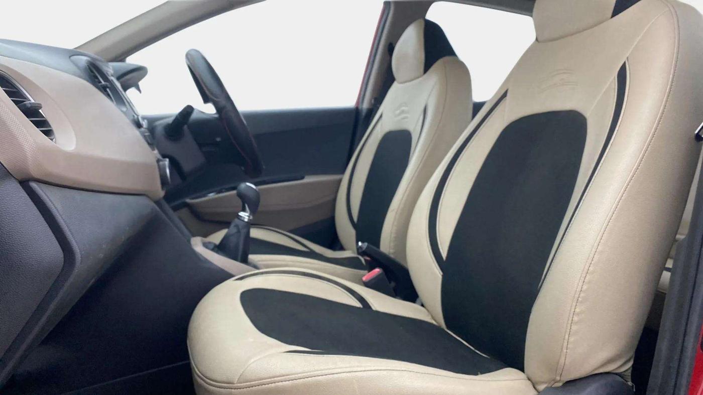 2014 Hyundai Xcent SX 1.2 (O), Petrol, Manual, 1,12,564 km, Right Side Front Door Cabin