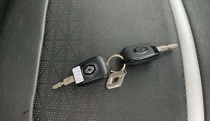 2021 Renault Kwid RXT 1.0 AMT (O), Petrol, Automatic, 20,032 km, Key Close Up