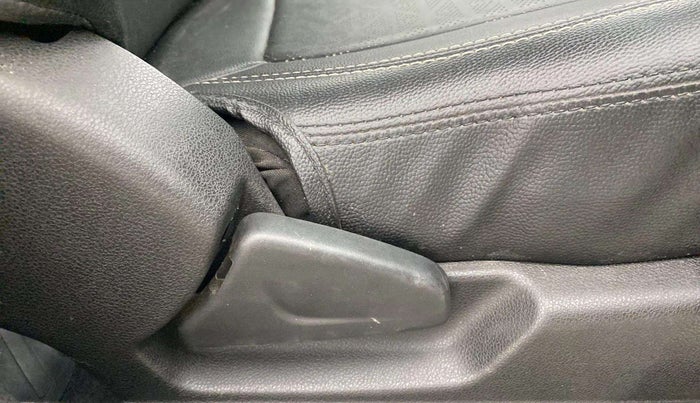 2021 Renault Kwid RXT 1.0 AMT (O), Petrol, Automatic, 20,032 km, Driver Side Adjustment Panel