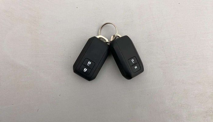 2021 Maruti Baleno ZETA PETROL 1.2, Petrol, Manual, 35,648 km, Key Close Up