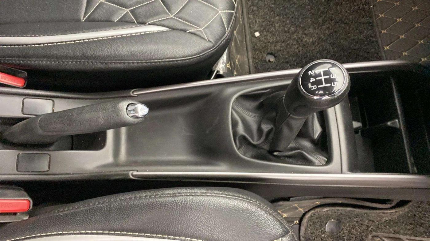 2021 Maruti Baleno ZETA PETROL 1.2, Petrol, Manual, 35,648 km, Gear Lever
