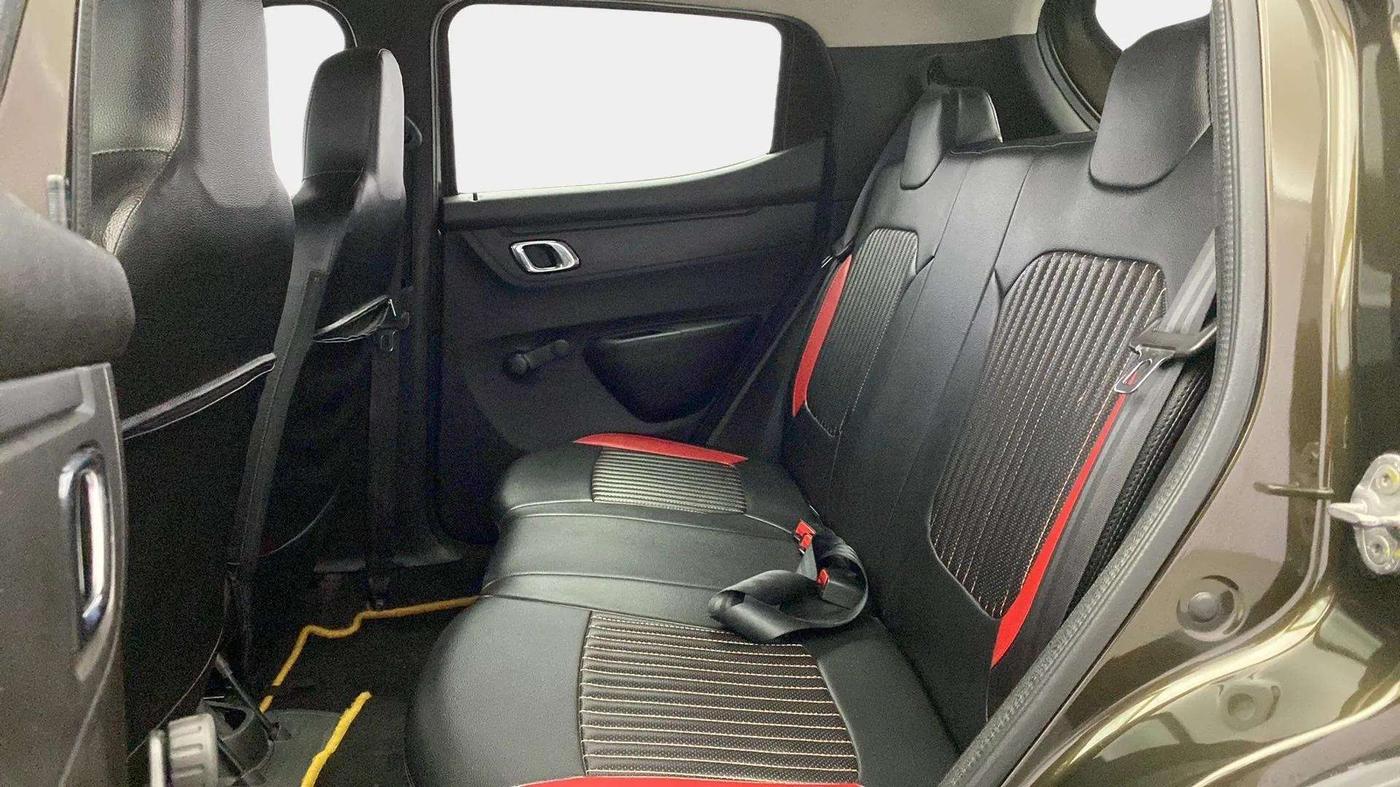 2018 Renault Kwid RXT 1.0 AMT (O), Petrol, Automatic, 38,152 km, Right Side Rear Door Cabin