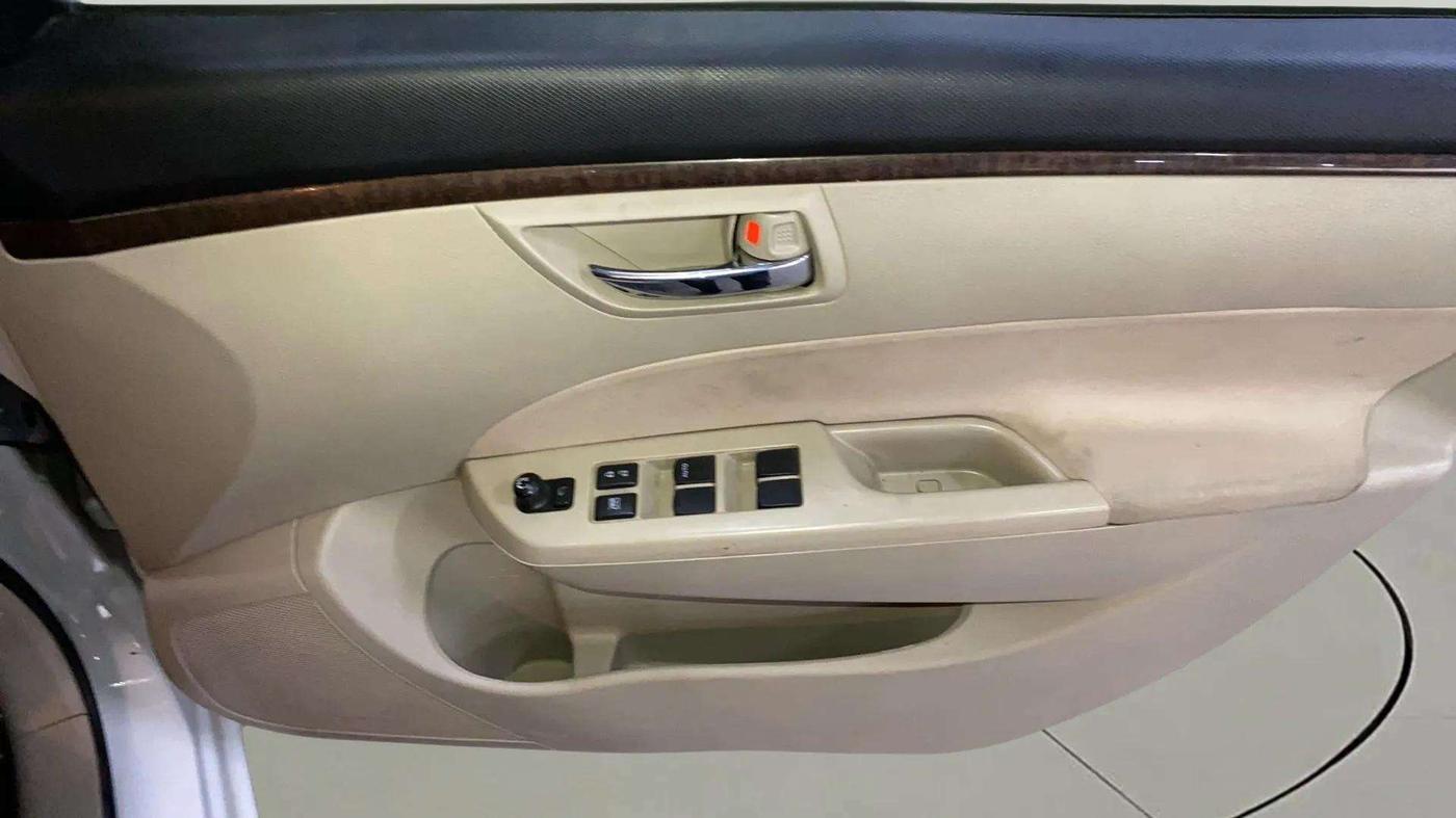2016 Maruti Swift Dzire VXI, Petrol, Manual, 91,351 km, Driver Side Door Panels Control
