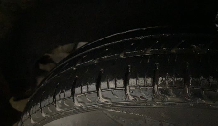 2016 Renault Kwid RXT 0.8, Petrol, Manual, 40,536 km, Left Rear Tyre Tread