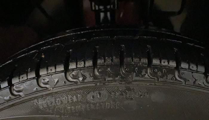 2016 Renault Kwid RXT 0.8, Petrol, Manual, 40,536 km, Right Front Tyre Tread