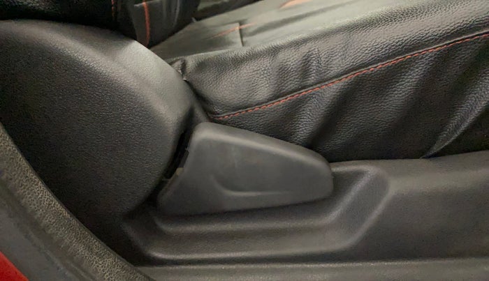 2016 Renault Kwid RXT 0.8, Petrol, Manual, 40,536 km, Driver Side Adjustment Panel