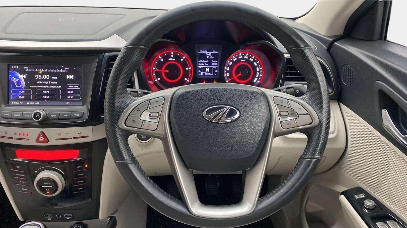 2021 Mahindra XUV300 W8 (O) 1.5 DIESEL, Diesel, Manual, 54,492 km, Steering Wheel Close Up