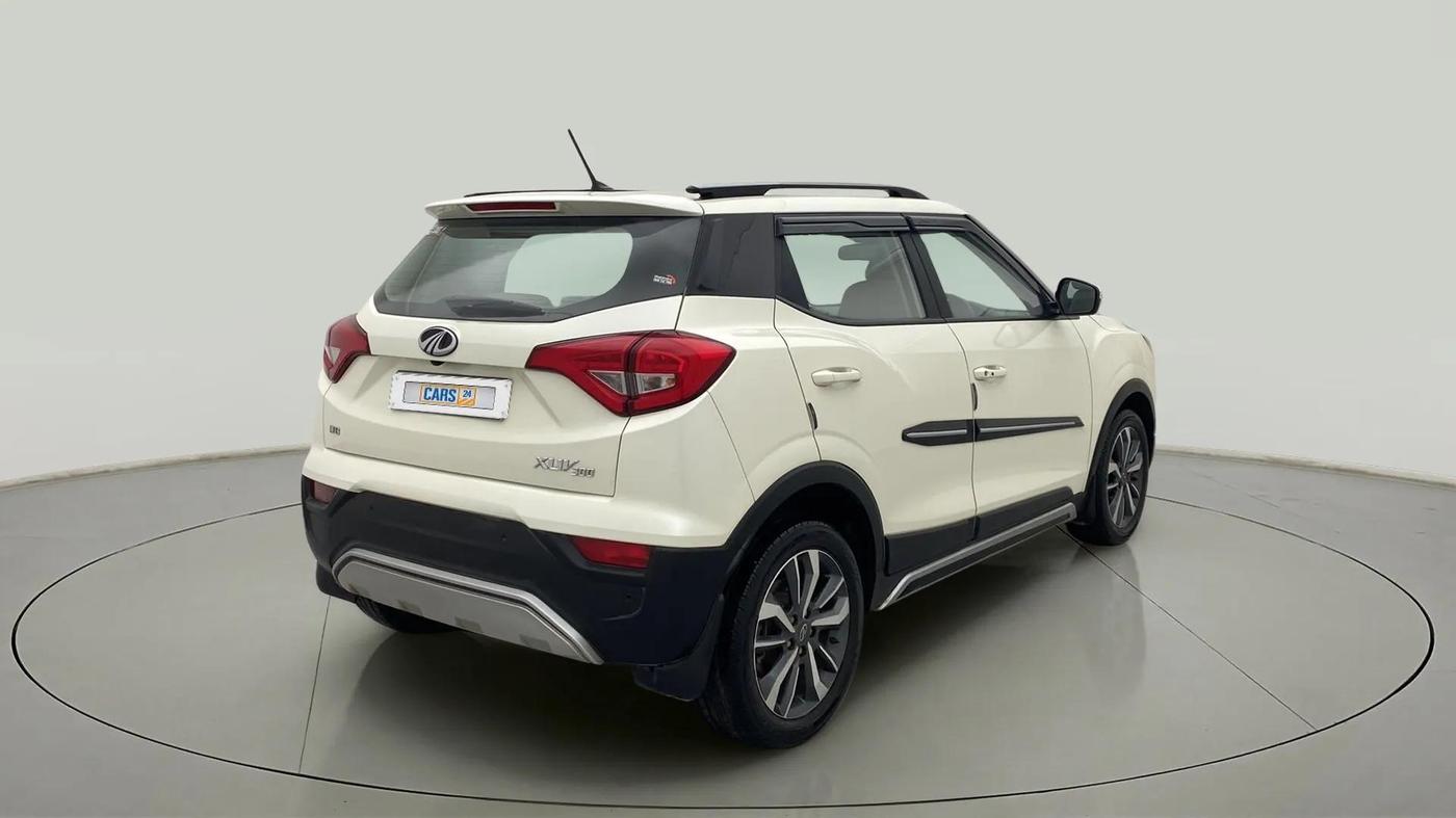 2021 Mahindra XUV300 W8 (O) 1.5 DIESEL, Diesel, Manual, 54,492 km, Right Back Diagonal