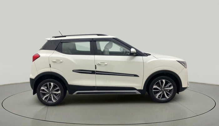 2021 Mahindra XUV300 W8 (O) 1.5 DIESEL, Diesel, Manual, 54,492 km, Right Side View
