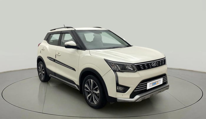 2021 Mahindra XUV300 W8 (O) 1.5 DIESEL, Diesel, Manual, 54,492 km, Right Front Diagonal