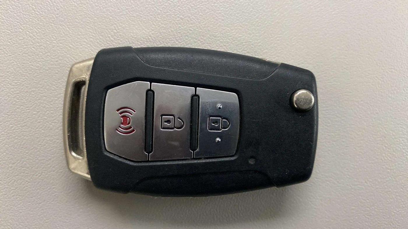 2021 Mahindra XUV300 W8 (O) 1.5 DIESEL, Diesel, Manual, 54,492 km, Key Close Up