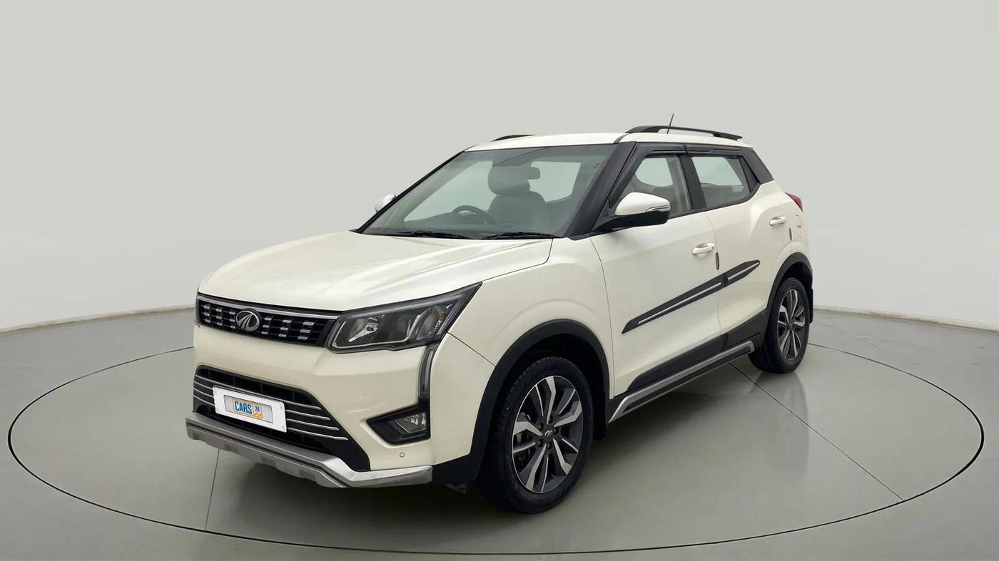 2021 Mahindra XUV300 W8 (O) 1.5 DIESEL, Diesel, Manual, 54,492 km, Left Front Diagonal