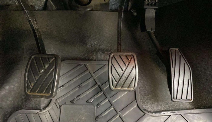 2022 Maruti Baleno ALPHA PETROL 1.2, Petrol, Manual, 70,595 km, Pedals