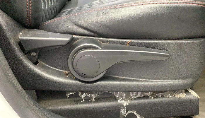 2018 Tata Tiago XZA PETROL, Petrol, Automatic, 63,565 km, Driver Side Adjustment Panel