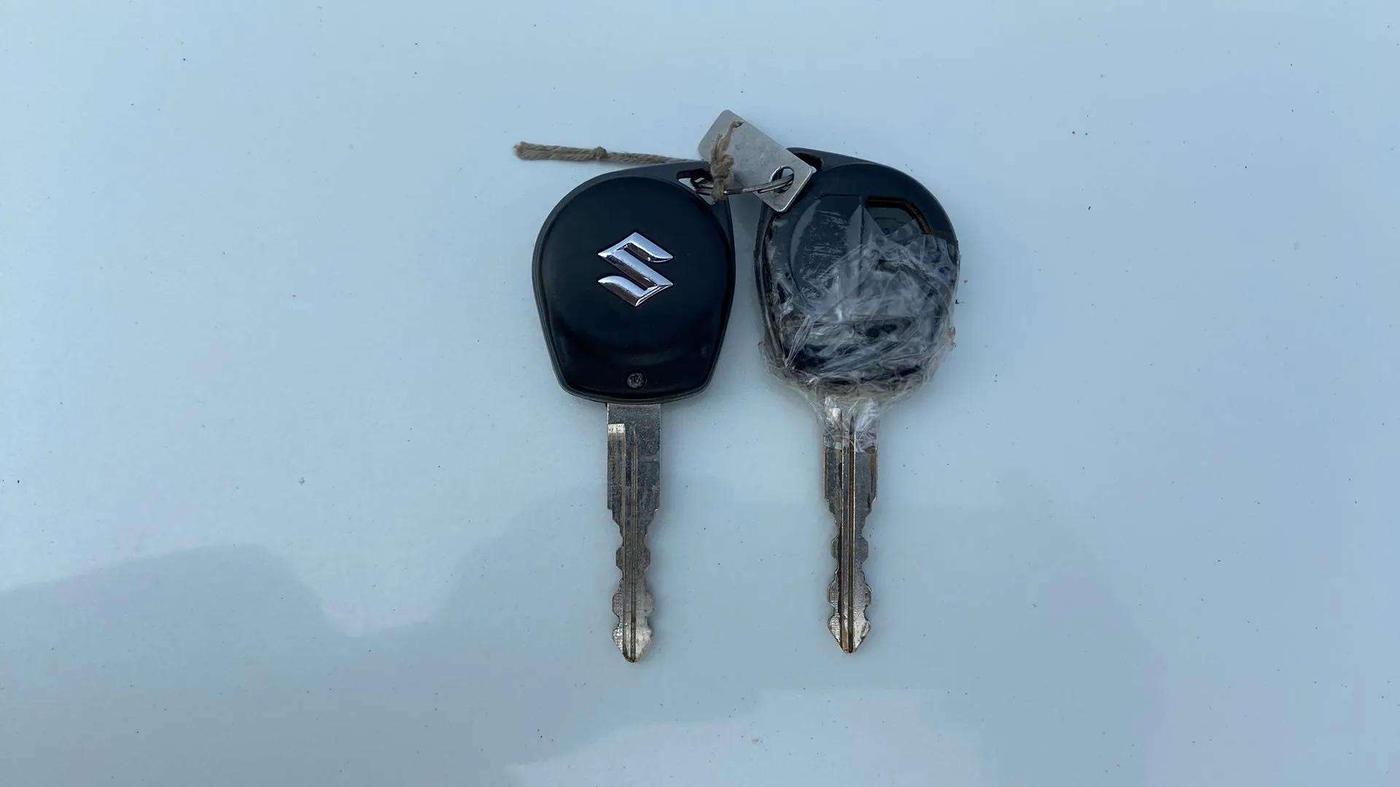 2016 Maruti Swift Dzire VXI, Petrol, Manual, 66,598 km, Key Close Up