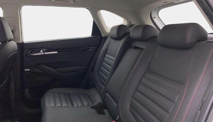 2022 KIA SELTOS GTX PLUS DCT 1.4 PETROL, Petrol, Automatic, 25,085 km, Right Side Rear Door Cabin