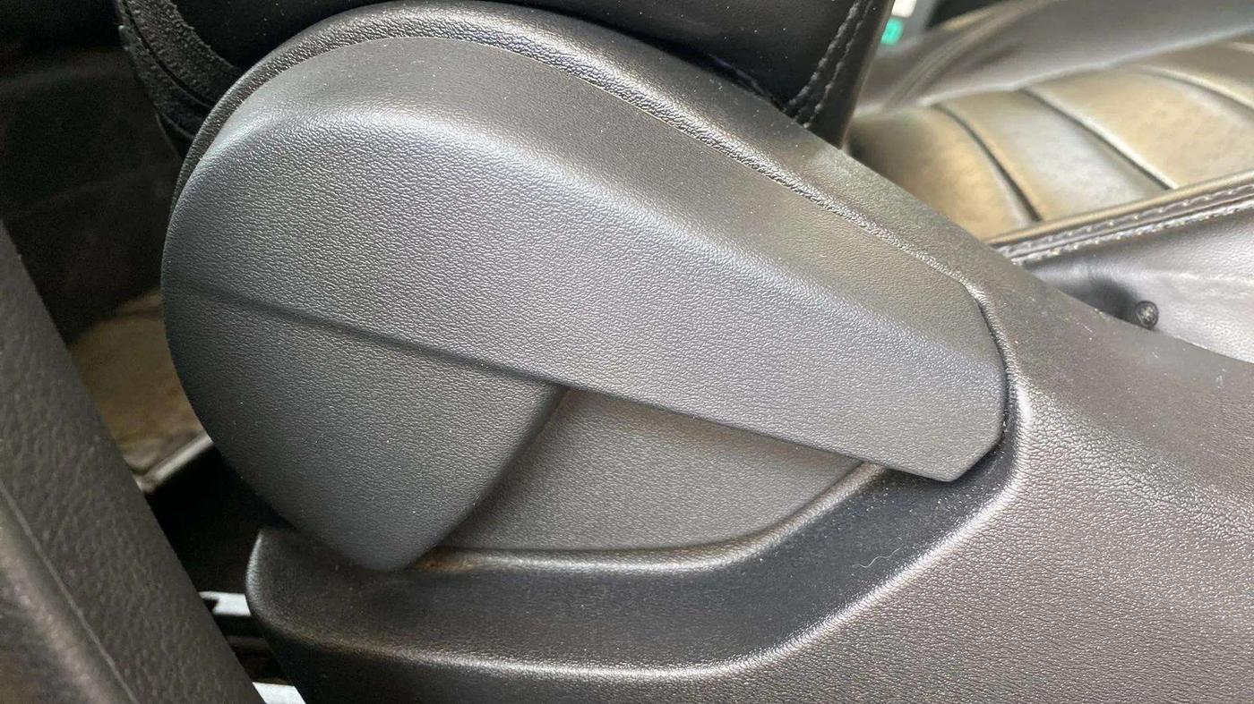 2023 Nissan MAGNITE XE, Petrol, Manual, 18,924 km, Driver Side Adjustment Panel