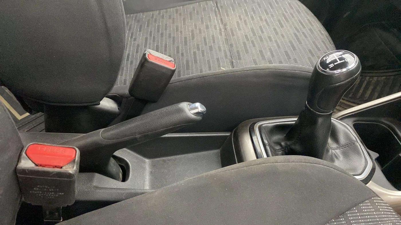 2017 Maruti IGNIS DELTA 1.2, Petrol, Manual, 55,387 km, Gear Lever