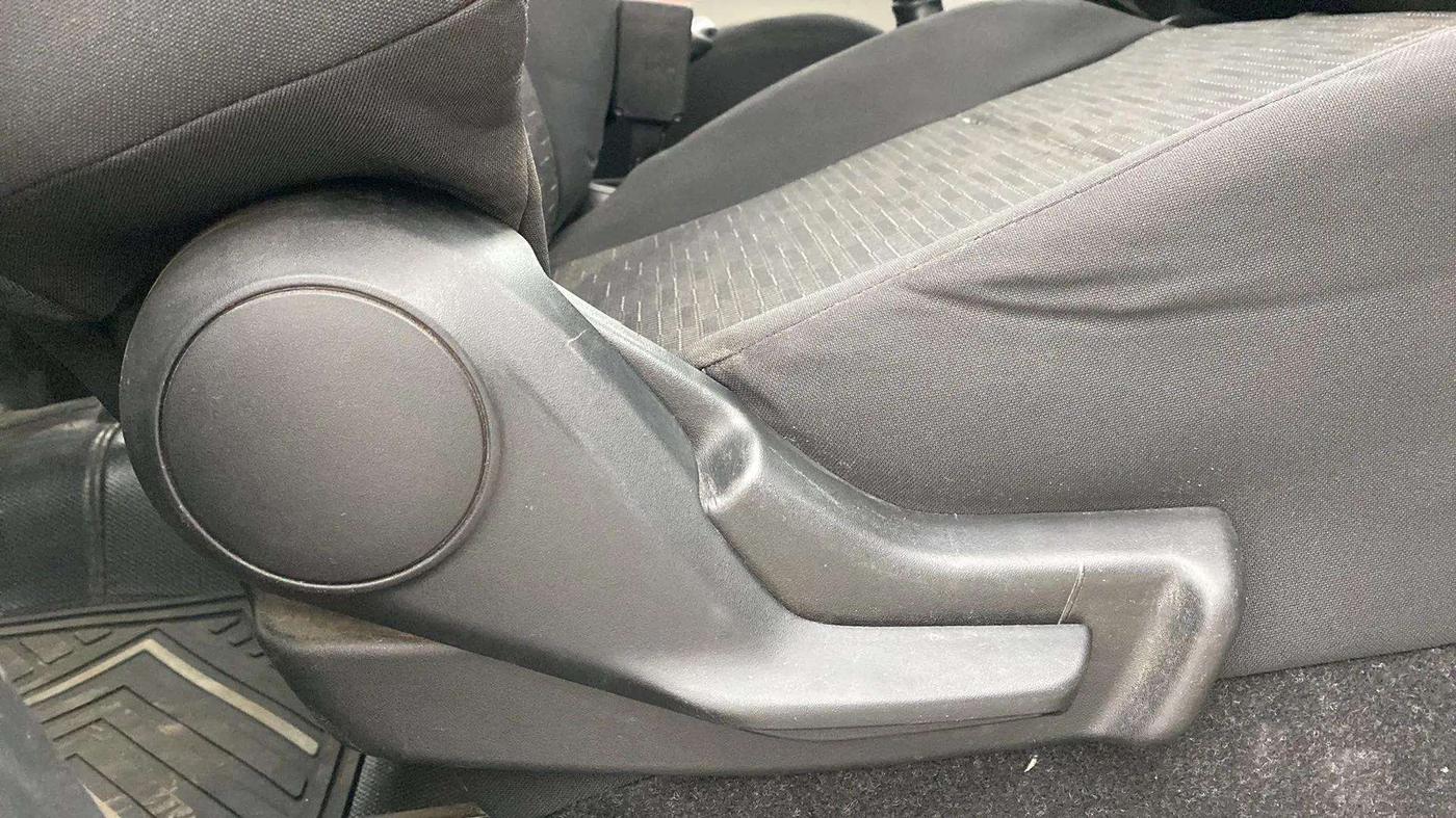 2017 Maruti IGNIS DELTA 1.2, Petrol, Manual, 55,387 km, Driver Side Adjustment Panel