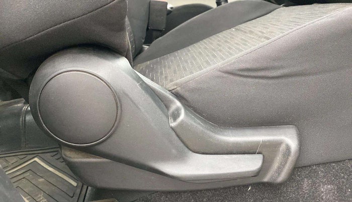 2017 Maruti IGNIS DELTA 1.2, Petrol, Manual, 55,387 km, Driver Side Adjustment Panel