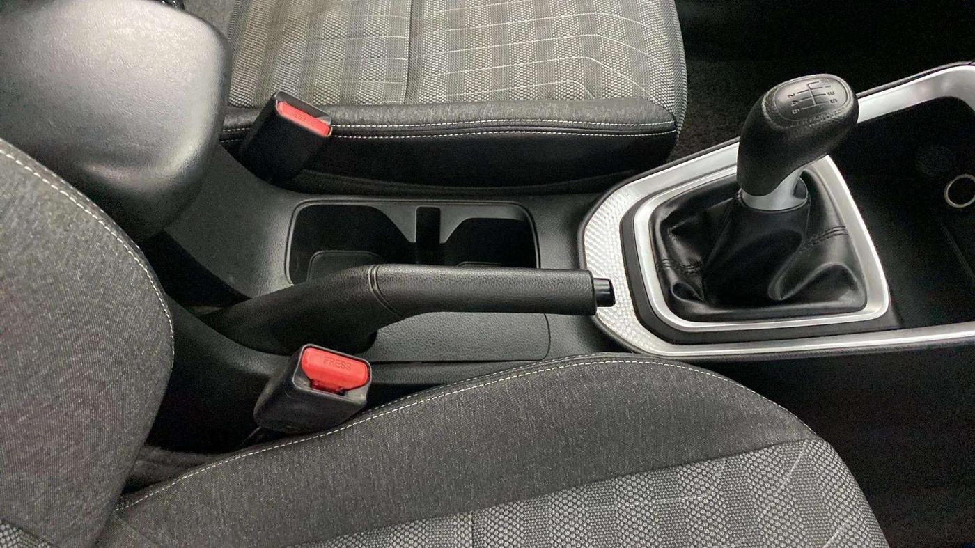 2021 KIA SONET HTK PLUS 1.0 IMT, Petrol, Manual, 65,586 km, Gear Lever