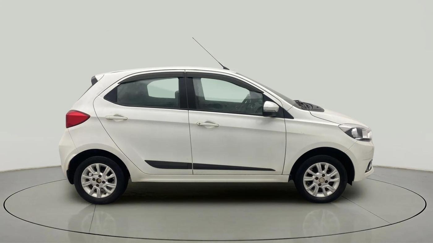 2018 Tata Tiago XZ PETROL, Petrol, Manual, 70,804 km, Right Side View