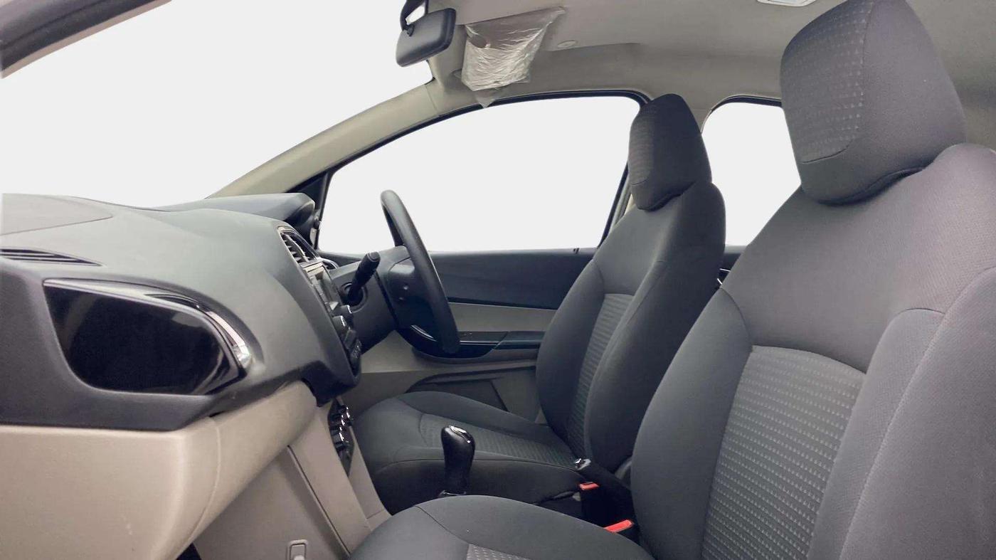 2018 Tata Tiago XZ PETROL, Petrol, Manual, 70,804 km, Right Side Front Door Cabin