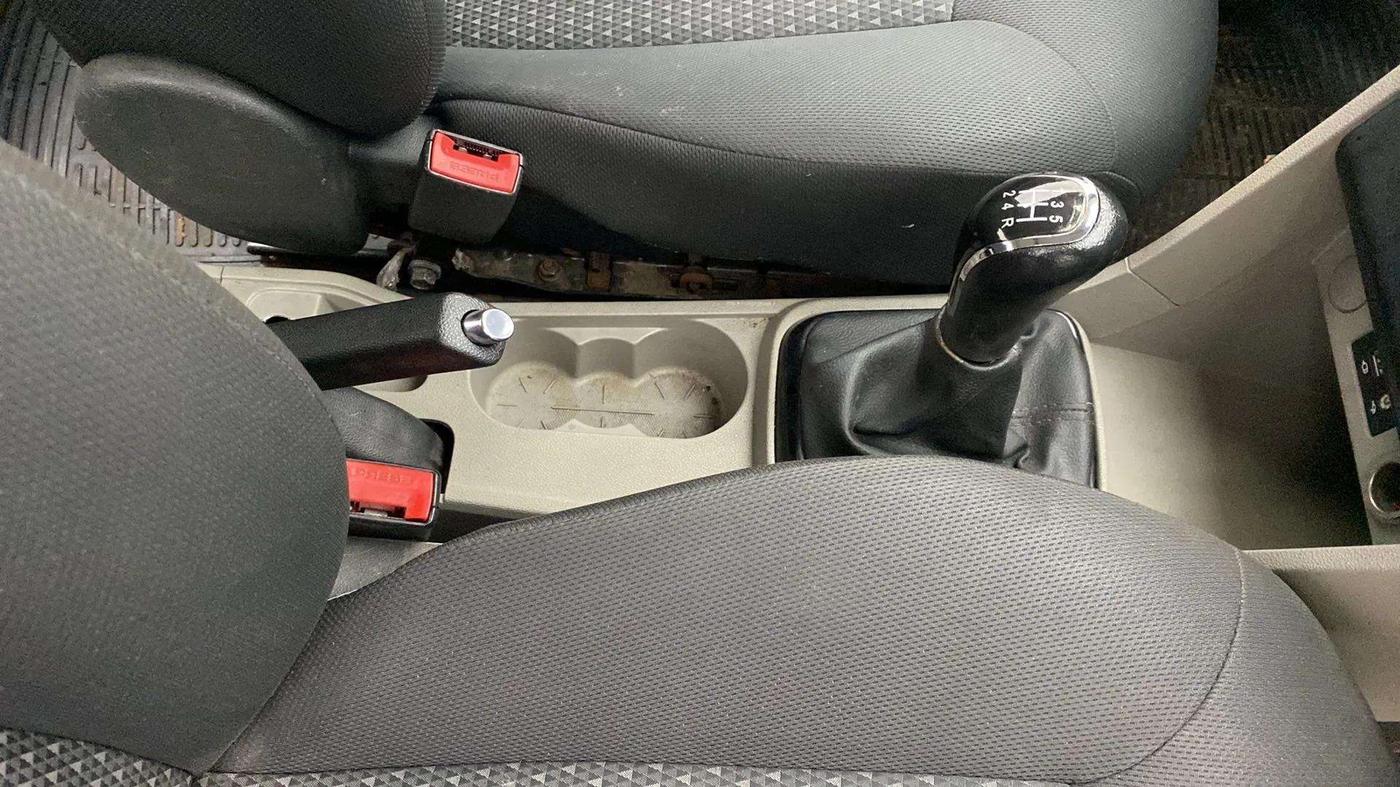 2018 Tata Tiago XZ PETROL, Petrol, Manual, 70,804 km, Gear Lever