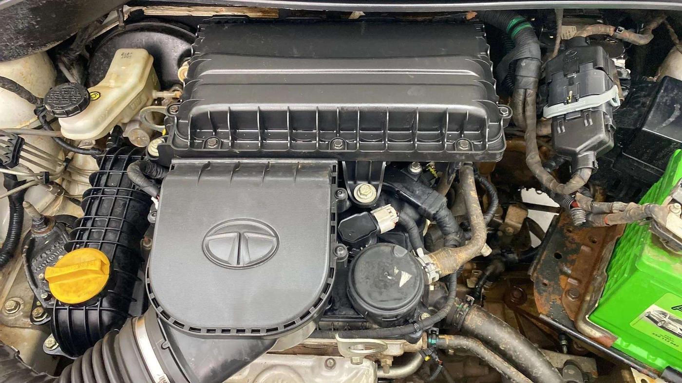 2018 Tata Tiago XZ PETROL, Petrol, Manual, 70,804 km, Open Bonet