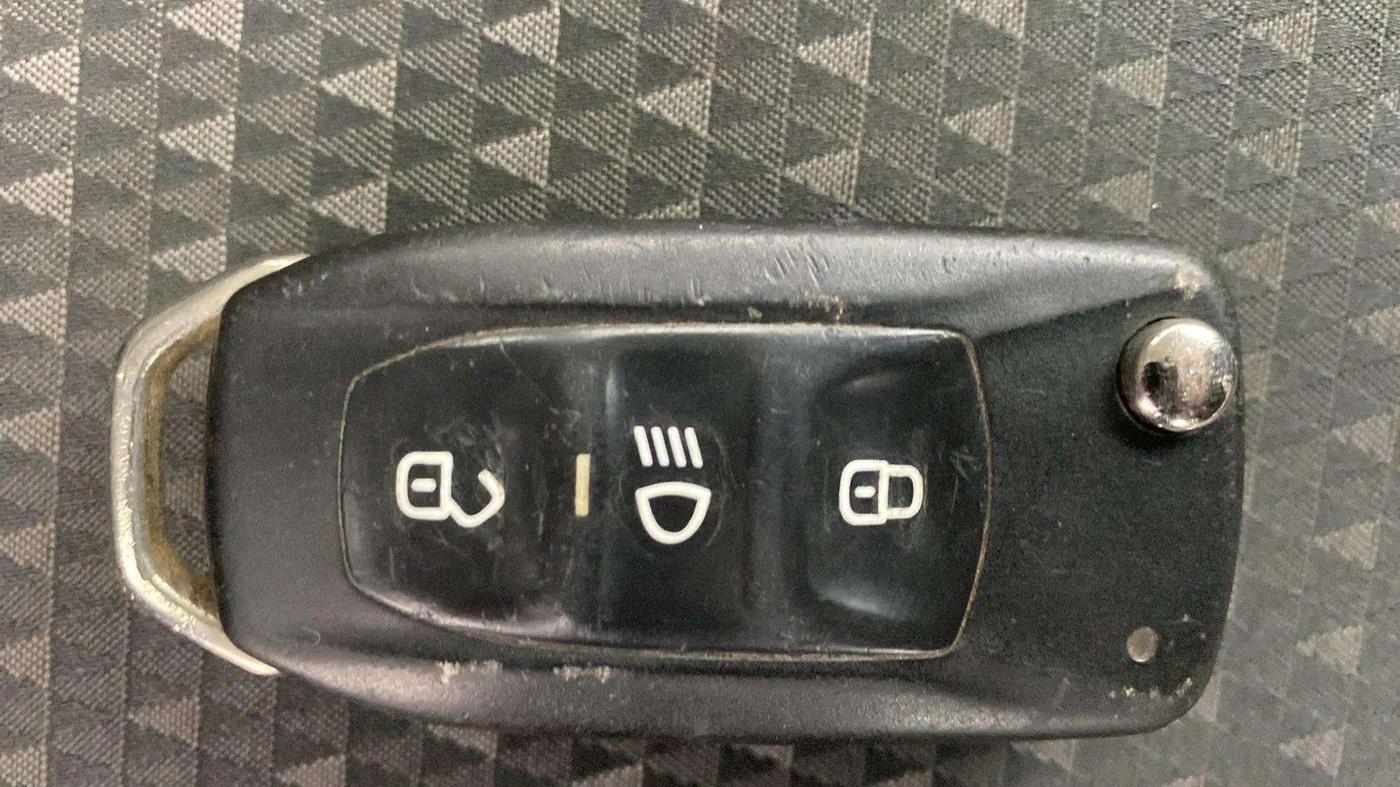 2018 Tata Tiago XZ PETROL, Petrol, Manual, 70,804 km, Key Close Up